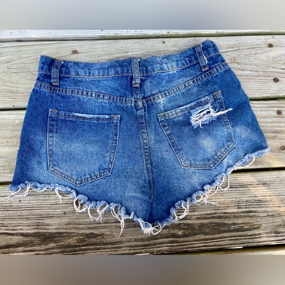 Blue Wash Distressed Forever 21 Denim Shorts - Picture 3 of 5